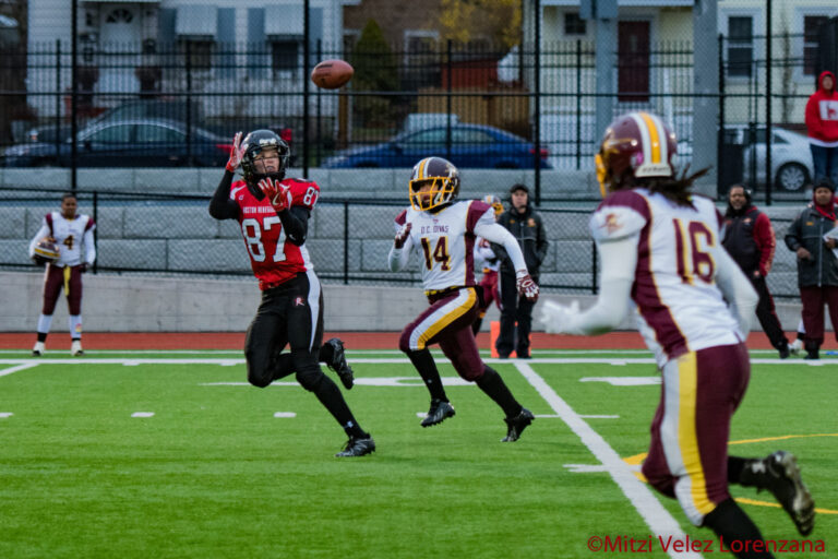 Emily Beinecke catching a touchdown pass