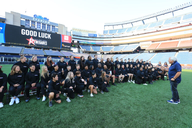 Robert Krraft addresses Boston Renegades (Eric J. Adler)